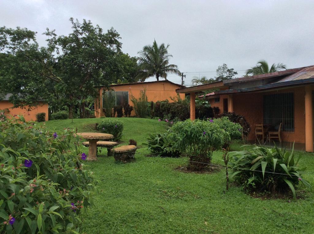 Cabinas Los Guayabos Hotel La Fortuna Esterno foto