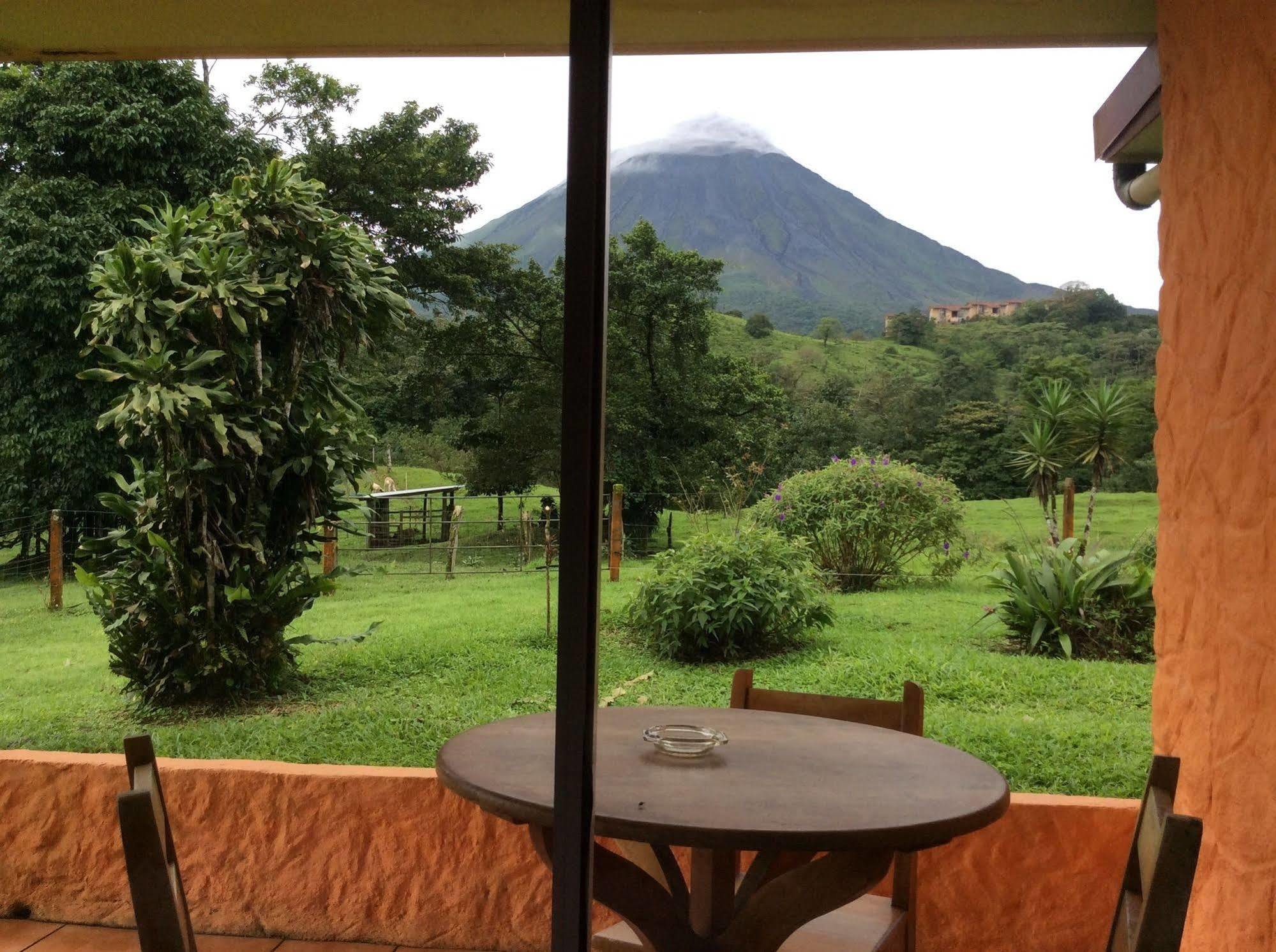 Cabinas Los Guayabos Hotel La Fortuna Esterno foto