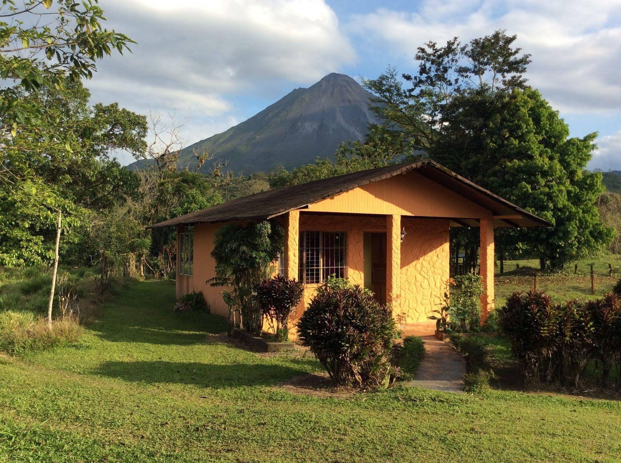 Cabinas Los Guayabos Hotel La Fortuna Esterno foto