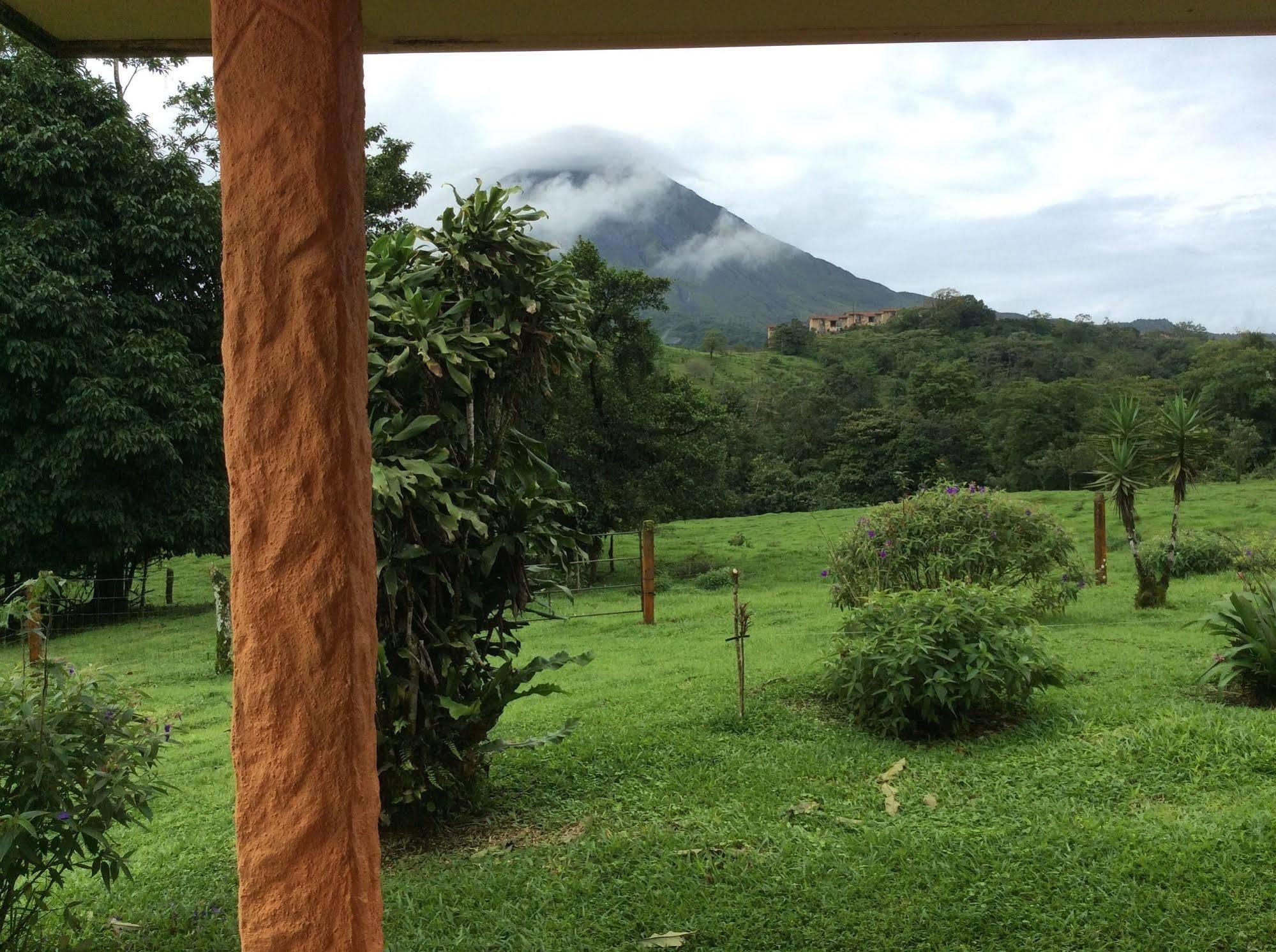 Cabinas Los Guayabos Hotel La Fortuna Esterno foto