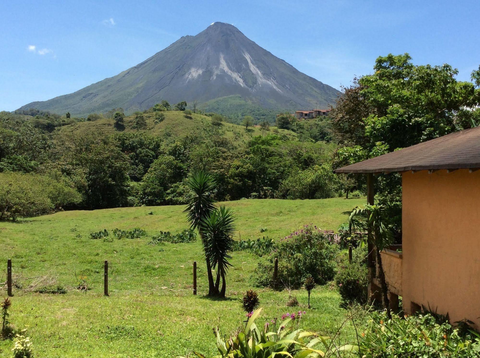 Cabinas Los Guayabos Hotel La Fortuna Esterno foto