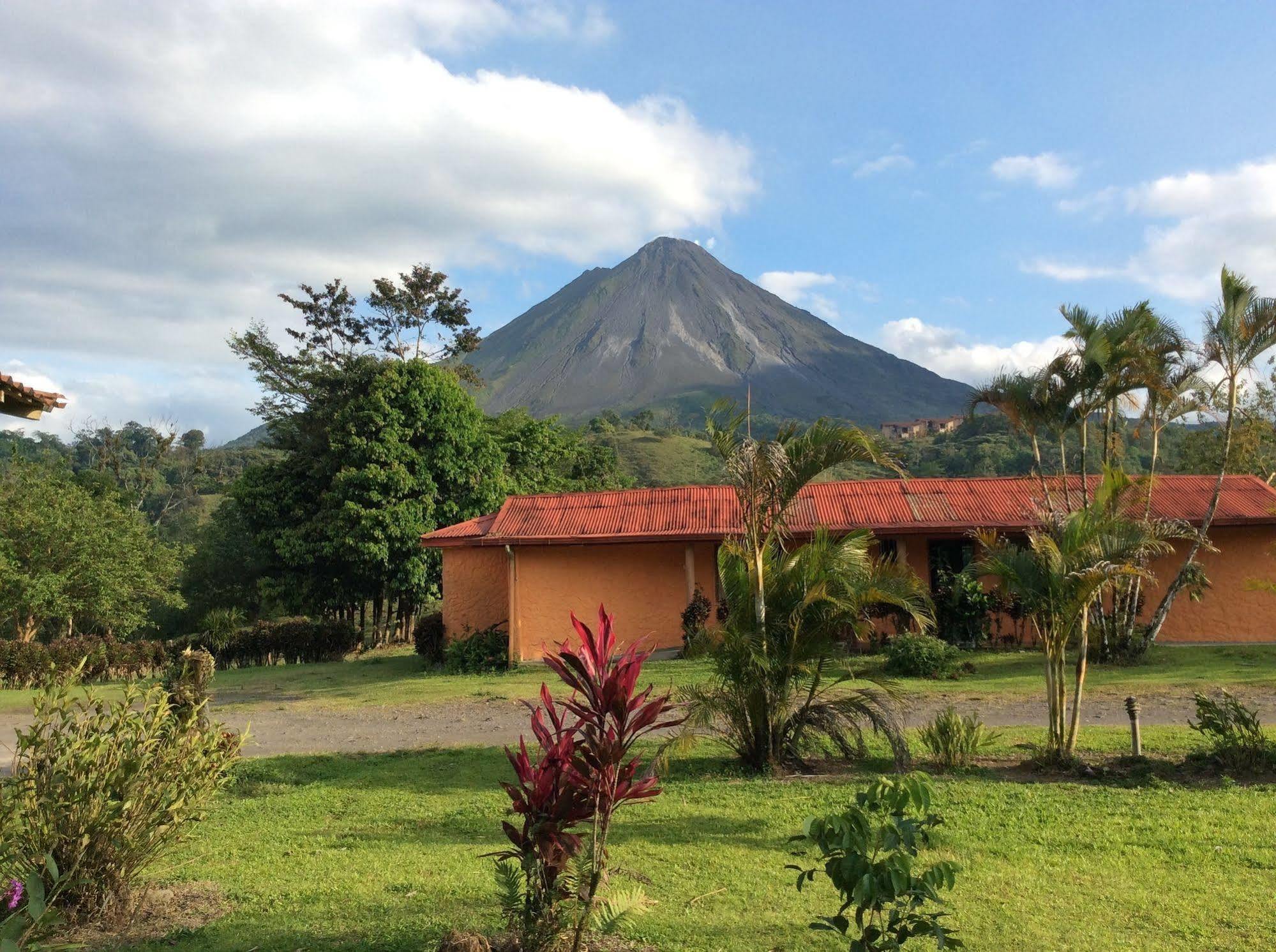 Cabinas Los Guayabos Hotel La Fortuna Esterno foto